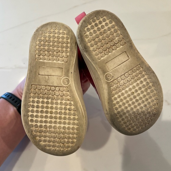 GAP Toddler Metallic High-Top Sneakers (Size 5) - Sizzling Fuschia - Picture 4 of 4